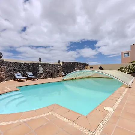 Apartment Luxury Canarian With Large Pool In Costa Teguise Teguise (Lanzarote)